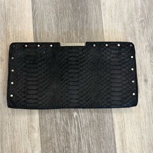 Chic Milly Black Snakeskin Clutch